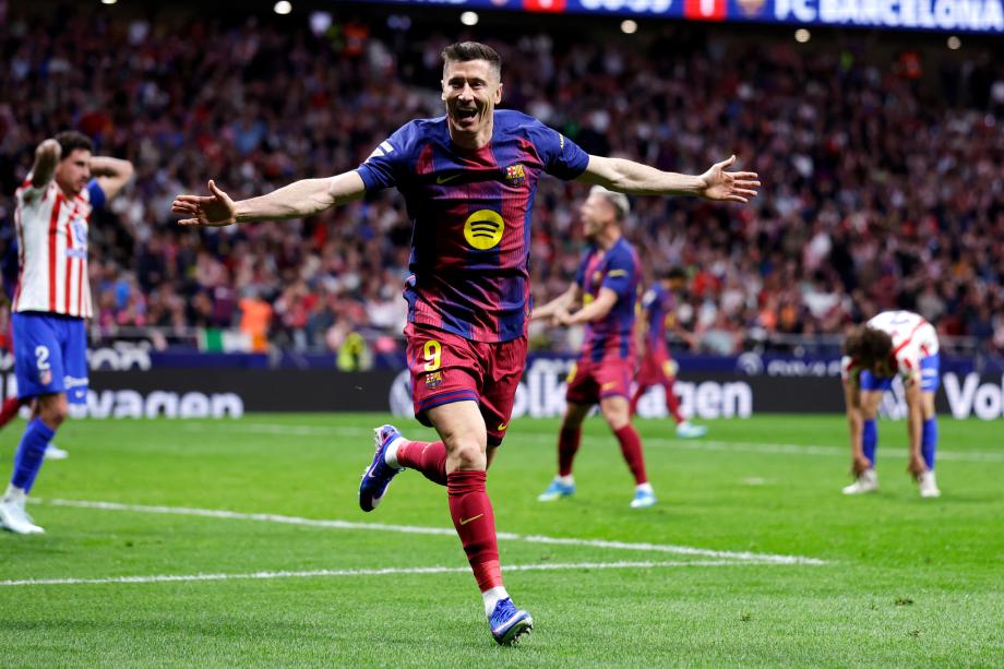 西甲-拉什福德破门莱万绝杀 巴萨2-1逆转十人马竞